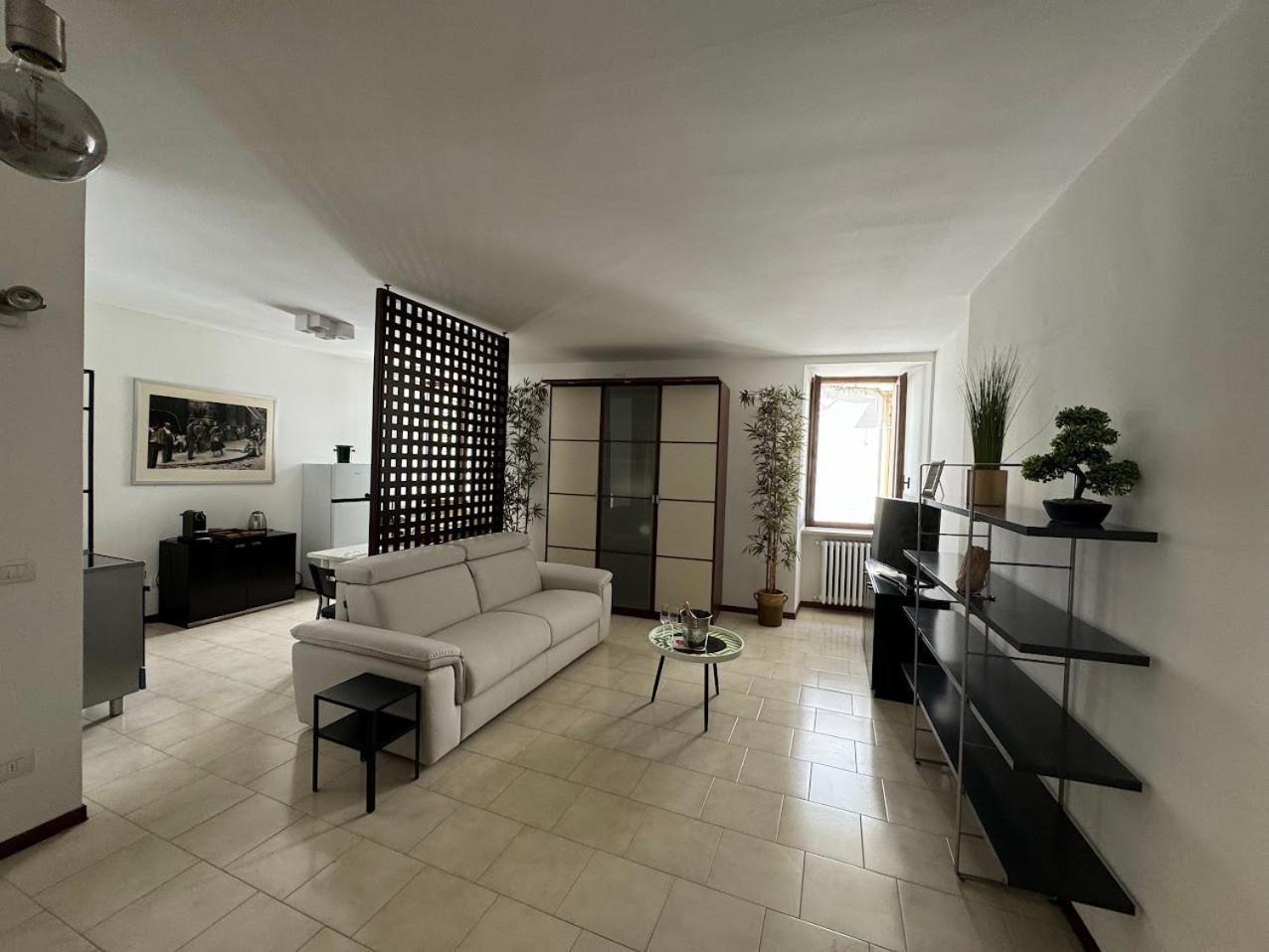 La Torretta Apartment Peschiera del Garda Buitenkant foto