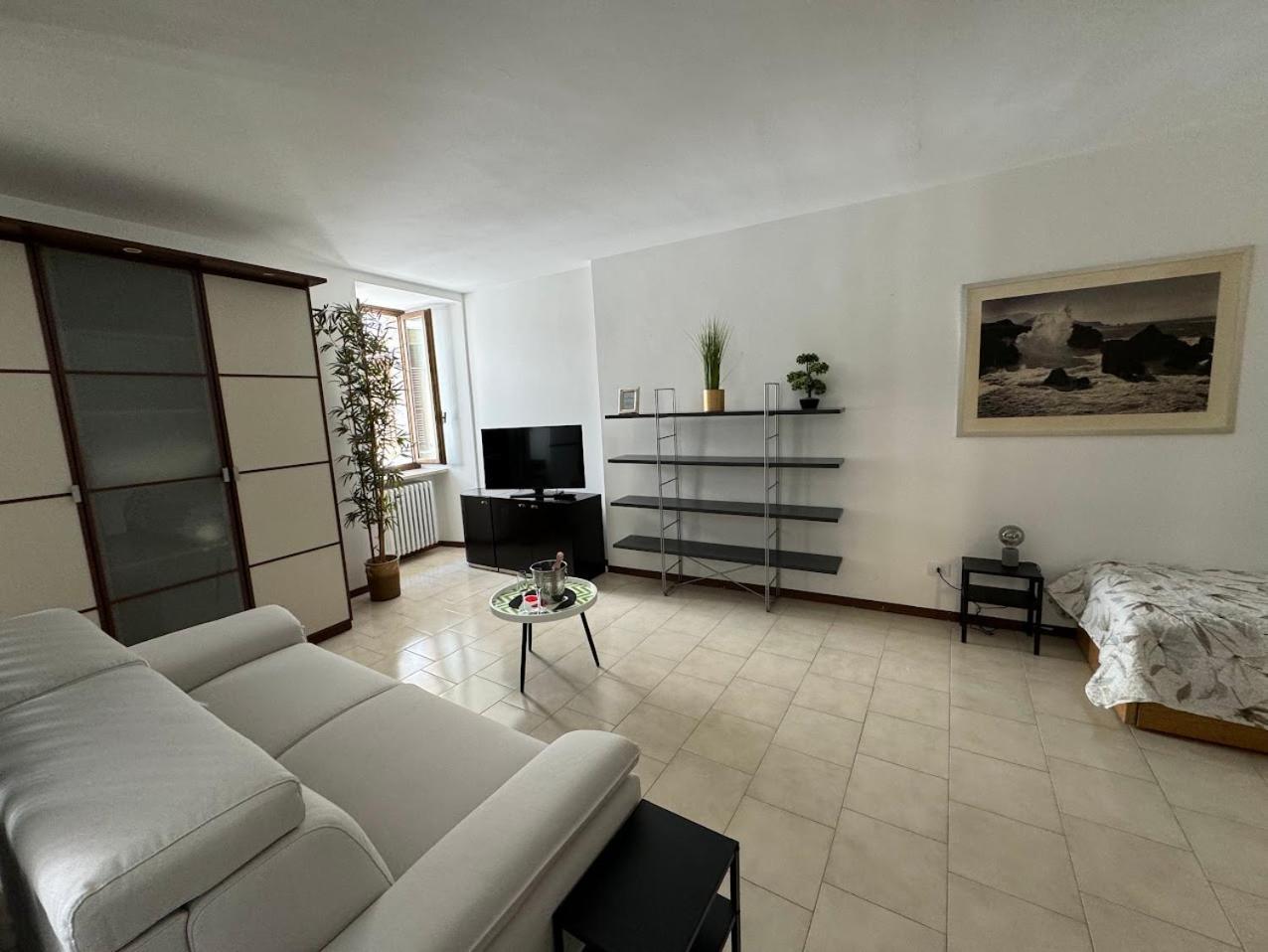 La Torretta Apartment Peschiera del Garda Buitenkant foto