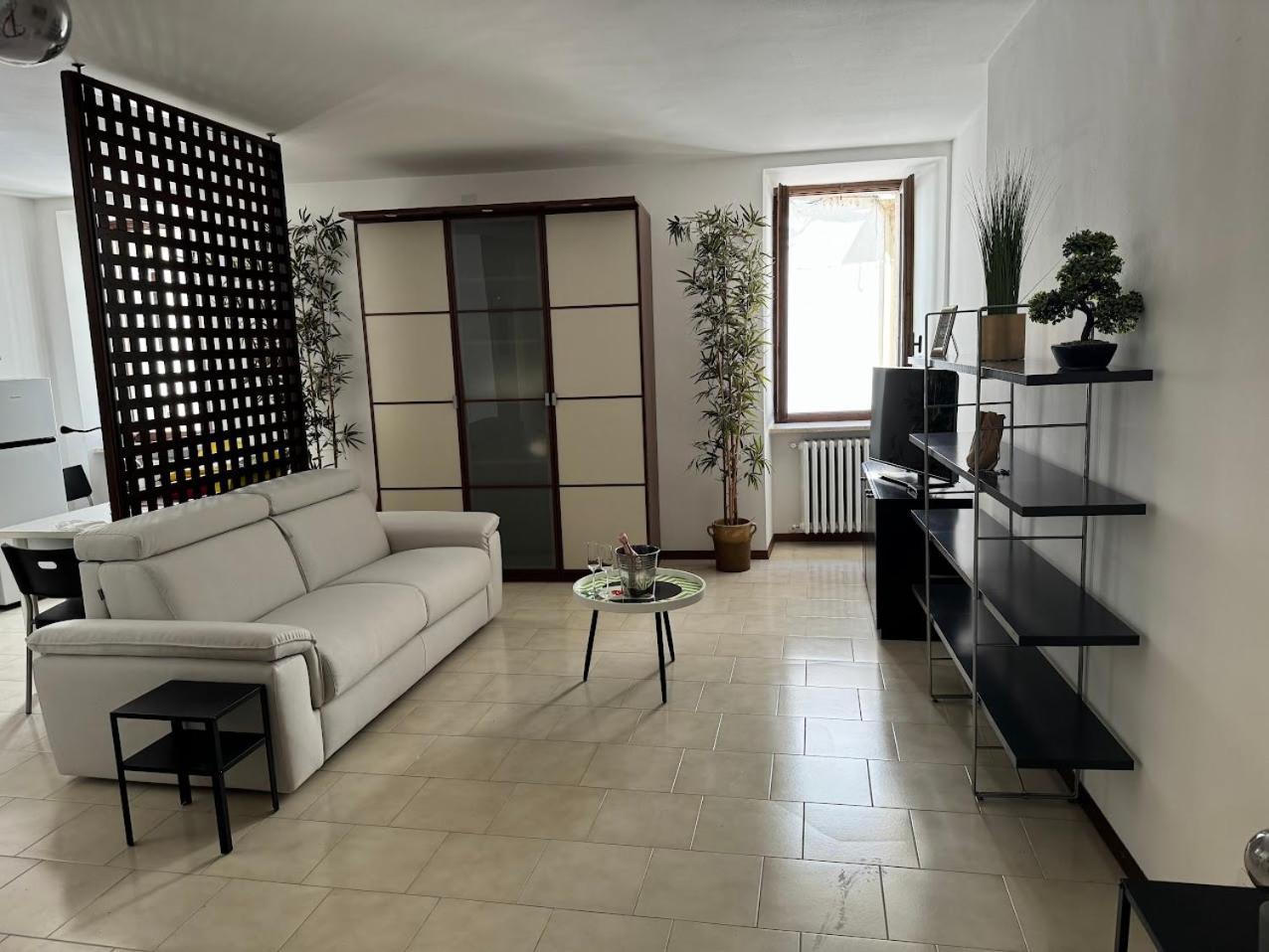 La Torretta Apartment Peschiera del Garda Buitenkant foto