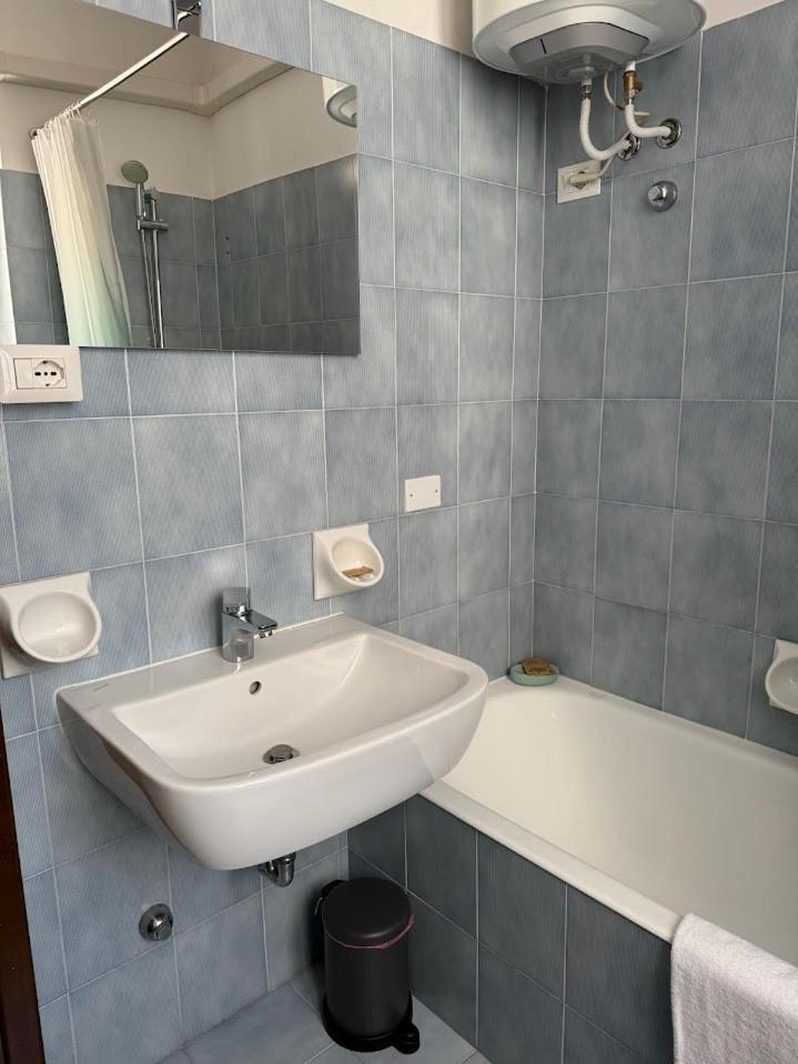 La Torretta Apartment Peschiera del Garda Buitenkant foto
